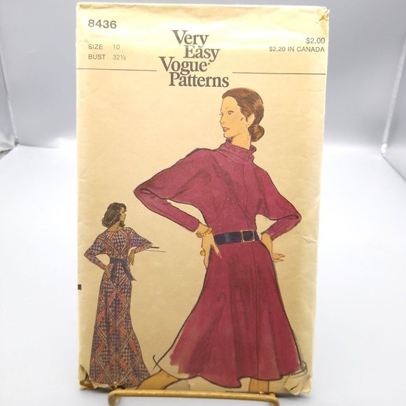 UNCUT Vintage Sewing PATTERN Very Easy Very Vogue 8436, Misses 1972 Dress - Picture 1 of 2